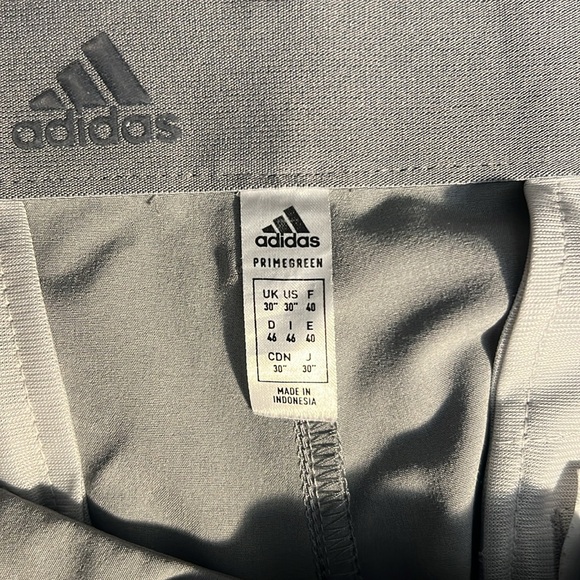 Golf Shorts - Picture 3 of 3